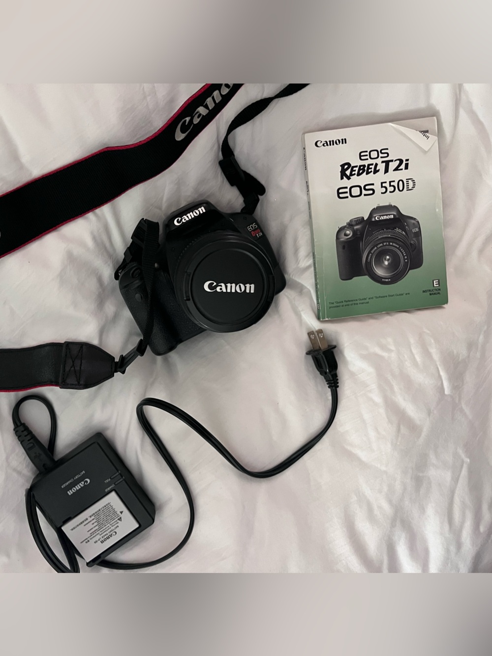 Canon EOS Rebel T2i (EOS 550D) DSLR Camera - Black TESTED & WORKING